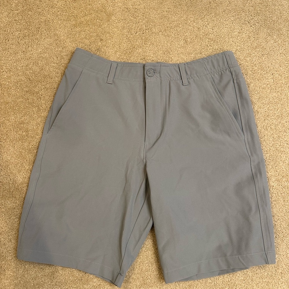 Under Armour Gray Flat Front Shorts Lightweight Design